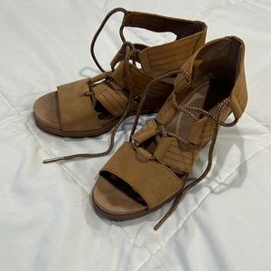 Sorel tan sandals sz 10.5